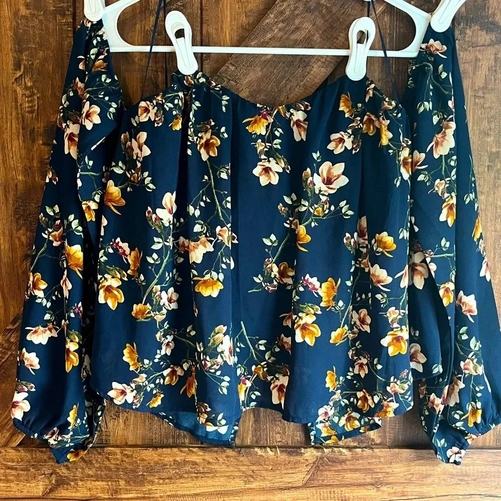 Anthropology‎ 4SI3NNA Womens floral top boho flowy off shoulder sz small euc